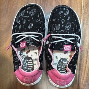 Girls Hey Dude Shoes - size 10